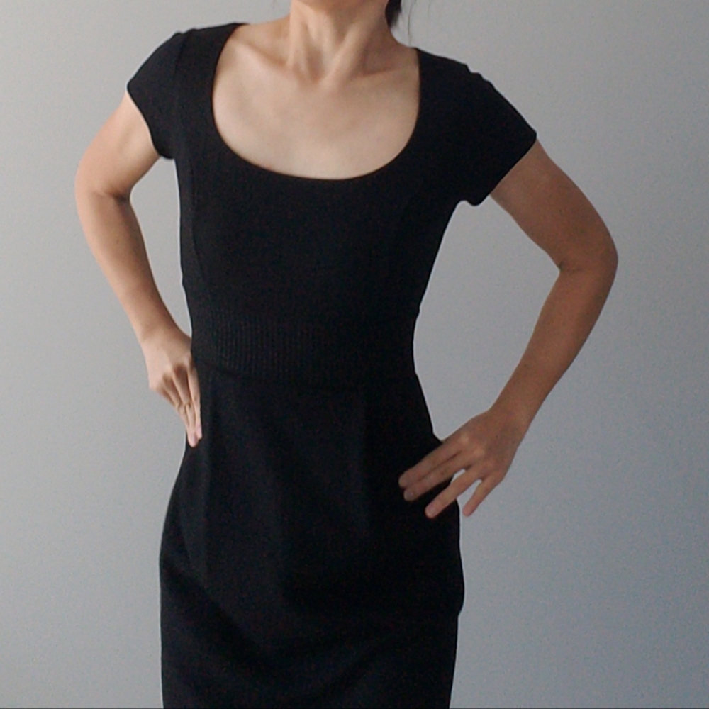 Flattering Banana Rep Black Wool Dress Cap Sleeve